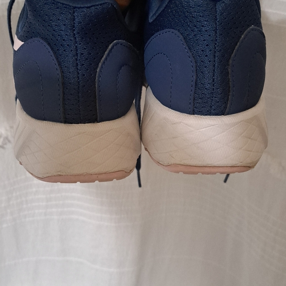Reebok Size 9 EU 40 Almost New - Picture 7 of 7